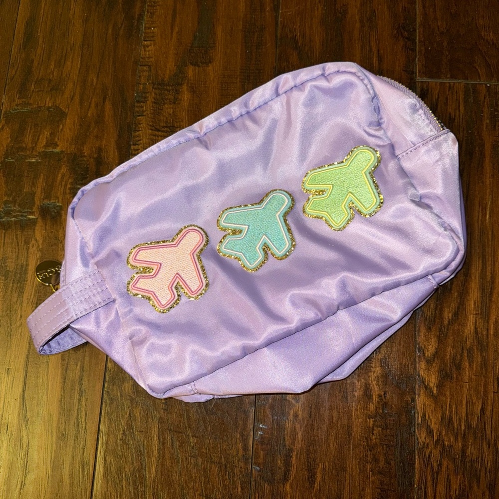 Stoney Clover airplane travel pouch